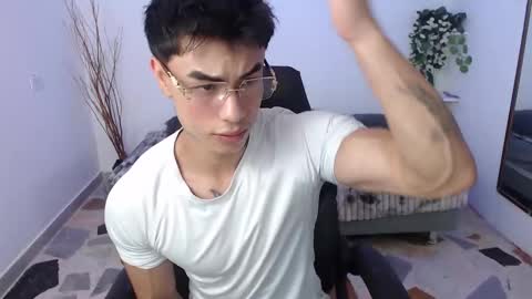 Snapshot of ian_west chatting on 02-06-26, 11:35 Ian online show from 02-06-26, 11:35