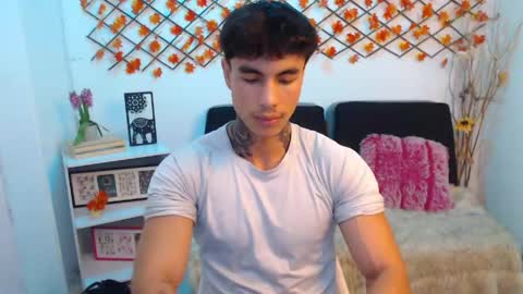 Snapshot of ian_west chatting on 05-29-26, 04:49 Ian online show from 05-29-26, 04:49