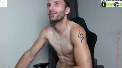 Snapshot of ianandersson27 chatting on 09-10-25, 08:20 Ian Andersson online show from 09-10-25, 08:20