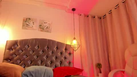 Snapshot of iangel_ chatting on 10-25-25, 03:58 ian online show from 10-25-25, 03:58