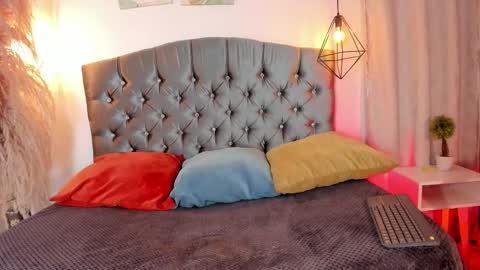 Snapshot of iangel_ chatting on 10-26-25, 02:39 ian online show from 10-26-25, 02:39