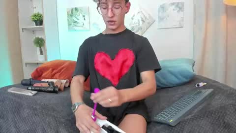 Snapshot of iangel_ chatting on 11-02-25, 02:47 ian online show from 11-02-25, 02:47