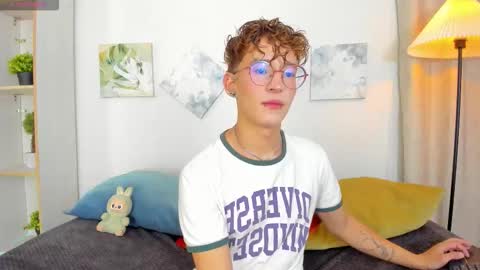 Snapshot of iangel_ chatting on 11-11-25, 03:06 ian online show from 11-11-25, 03:06