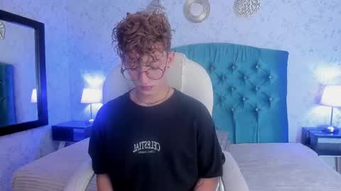 Snapshot of iangel_ chatting on 11-12-25, 04:46 ian online show from 11-12-25, 04:46