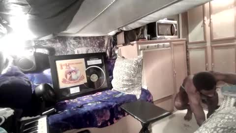 ianknight72530 online show from 10-10-25, 01:43