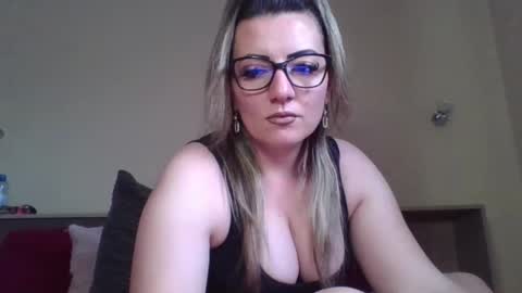 Yasmine online show from 02-01-26, 01:42