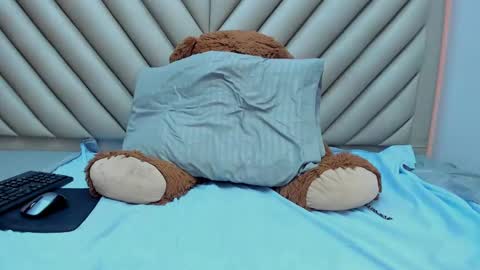 Snapshot of ibbie_ chatting on 01-20-25, 10:26 ibbie_ online show from 01-20-25, 10:26