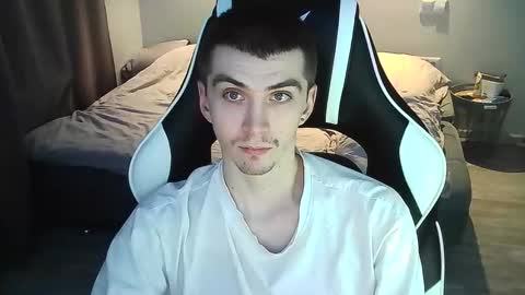 MAX online show from 01-22-25, 01:32