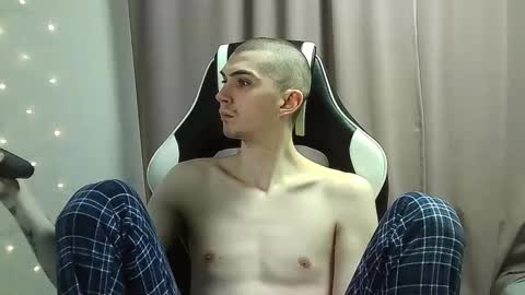 MAX online show from 01-30-25, 08:01