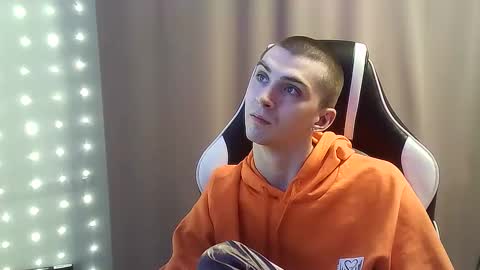 MAX online show from 02-12-25, 06:19