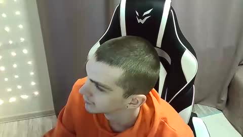 MAX online show from 02-15-25, 09:27