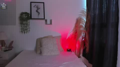 ice_y_abigail online show from 10-04-25, 12:14