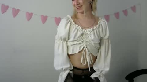 Jade online show from 04-01-26, 01:41