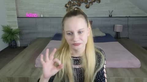 Snapshot of icebluebabe chatting on 04-05-26, 07:55 Ice Blue online show from 04-05-26, 07:55