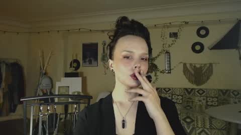 Nina online show from 04-19-26, 09:39