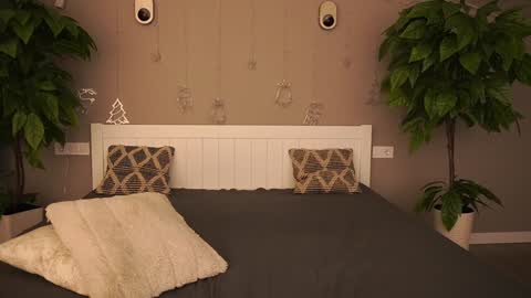 Danielle online show from 12-26-24, 03:20