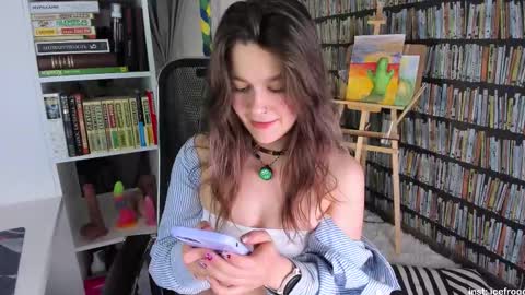 Julia online show from 09-10-25, 09:26