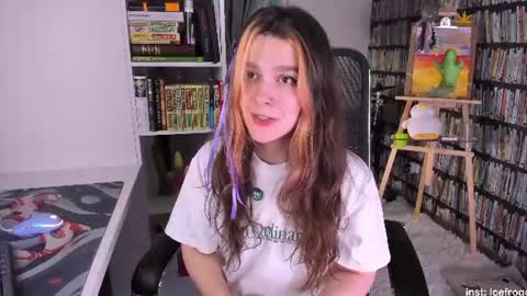 Julia online show from 06-17-26, 07:59