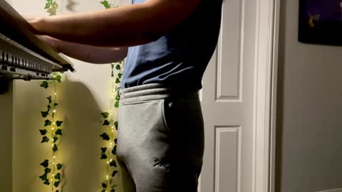 Snapshot of icekingken chatting on 12-17-24, 05:36 Ken online show from 12-17-24, 05:36