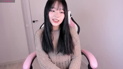 Snapshot of ichigo_o chatting on 12-20-24, 06:29 Hitomi online show from 12-20-24, 06:29