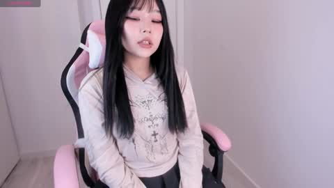 Snapshot of ichigo_o chatting on 12-24-24, 06:55 Hitomi online show from 12-24-24, 06:55