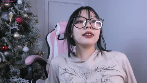 Snapshot of ichigo_o chatting on 01-02-25, 06:07 Hitomi online show from 01-02-25, 06:07