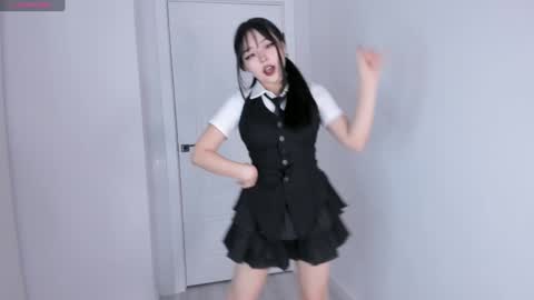 Snapshot of ichigo_o chatting on 01-13-25, 06:06 Hitomi online show from 01-13-25, 06:06