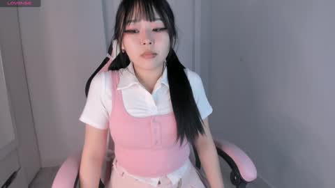 Snapshot of ichigo_o chatting on 01-23-25, 01:13 Hitomi online show from 01-23-25, 01:13