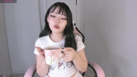 Snapshot of ichigo_o chatting on 01-31-25, 12:29 Hitomi online show from 01-31-25, 12:29