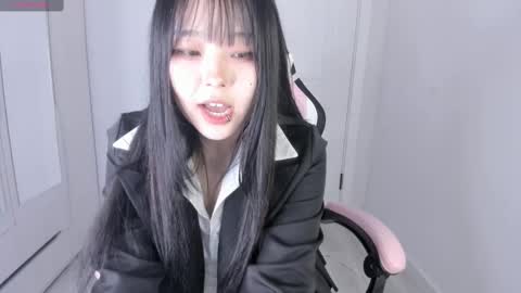 Snapshot of ichigo_o chatting on 02-19-25, 01:39 Hitomi online show from 02-19-25, 01:39