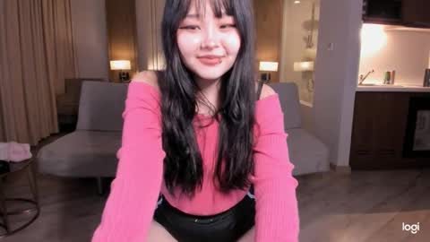 Snapshot of ichigo_o chatting on 03-08-25, 01:25 Hitomi online show from 03-08-25, 01:25