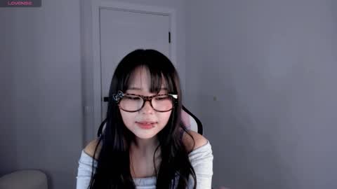 Snapshot of ichigo_o chatting on 10-01-25, 08:42 Hitomi online show from 10-01-25, 08:42