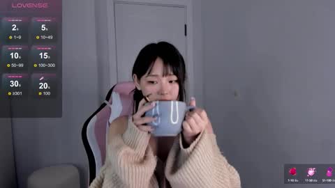 Snapshot of ichigo_o chatting on 10-03-25, 09:56 Hitomi online show from 10-03-25, 09:56