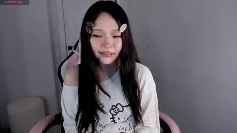 Snapshot of ichigo_o chatting on 10-19-25, 03:45 Hitomi online show from 10-19-25, 03:45