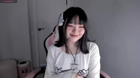 Snapshot of ichigo_o chatting on 11-26-25, 08:32 Hitomi online show from 11-26-25, 08:32