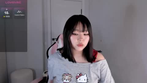 Snapshot of ichigo_o chatting on 12-01-25, 12:32 Hitomi online show from 12-01-25, 12:32