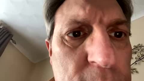 Snapshot of icums4u chatting on 02-06-25, 02:58 icums4u online show from 02-06-25, 02:58