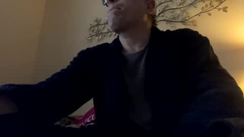 Snapshot of icums4u chatting on 02-15-25, 08:44 icums4u online show from 02-15-25, 08:44