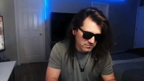 Snapshot of icy_ivy chatting on 01-18-25, 05:15 Ivan online show from 01-18-25, 05:15