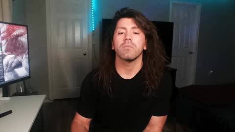 Snapshot of icy_ivy chatting on 01-25-25, 08:31 Ivan online show from 01-25-25, 08:31