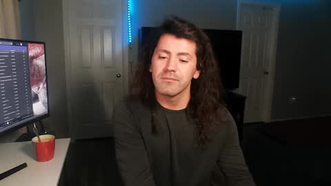 Snapshot of icy_ivy chatting on 01-29-25, 03:33 Ivan online show from 01-29-25, 03:33