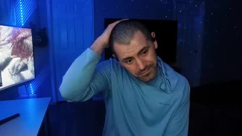 Snapshot of icy_ivy chatting on 02-21-25, 02:39 Ivan online show from 02-21-25, 02:39