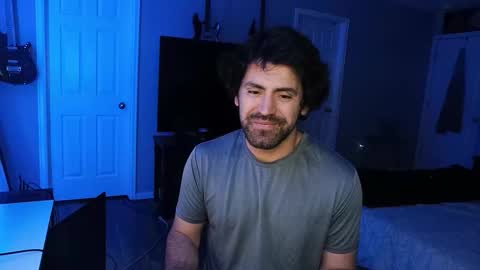 Snapshot of icy_ivy chatting on 10-29-25, 02:14 Ivan online show from 10-29-25, 02:14