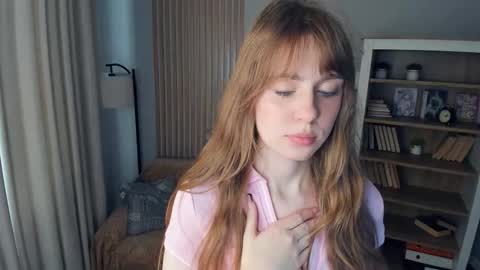 Snapshot of icyhoneybite chatting on 09-19-25, 09:00 Jane online show from 09-19-25, 09:00