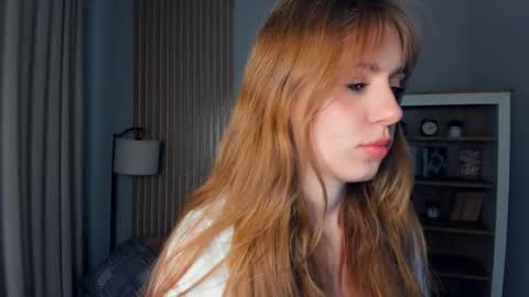 Snapshot of icyhoneybite chatting on 09-25-25, 09:02 Jane online show from 09-25-25, 09:02