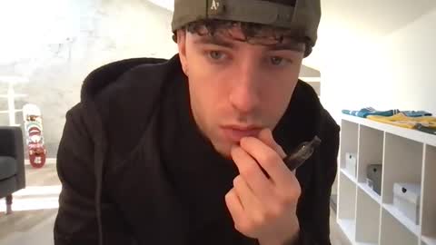 Snapshot of icyninesix chatting on 12-26-24, 02:59 icyninesix online show from 12-26-24, 02:59