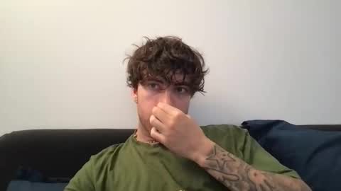 Snapshot of icyninesix chatting on 12-18-25, 09:26 icyninesix online show from 12-18-25, 09:26