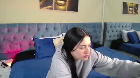 Snapshot of icysweetcam chatting on 12-03-24, 11:44 Icy online show from 12-03-24, 11:44