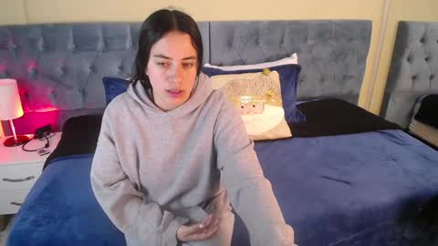 Snapshot of icysweetcam chatting on 12-13-24, 11:34 Icy online show from 12-13-24, 11:34