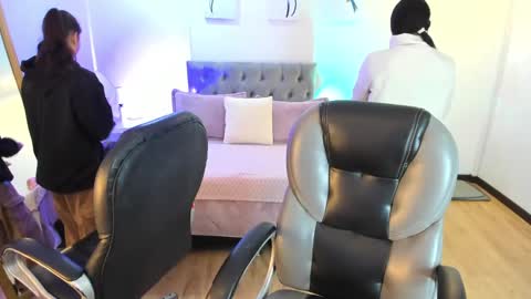 Snapshot of icysweetcam chatting on 01-19-25, 12:06 Icy online show from 01-19-25, 12:06